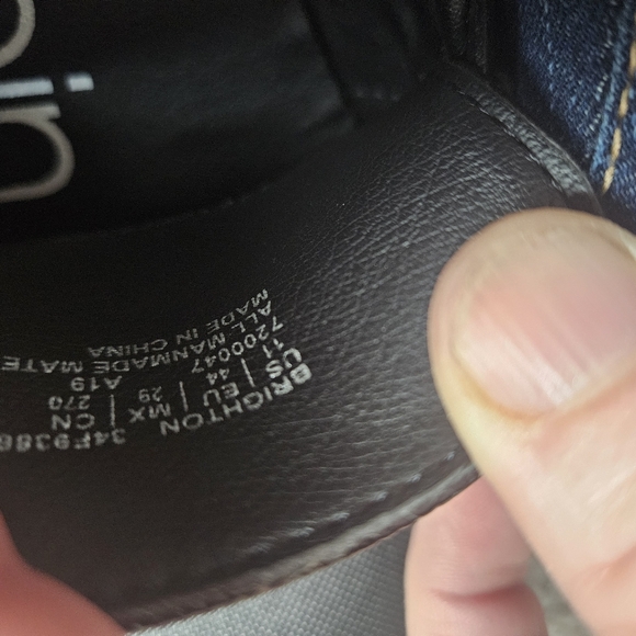 Pre loved barely worn!! Calvin Klein mens dress shoe - Picture 10 of 12